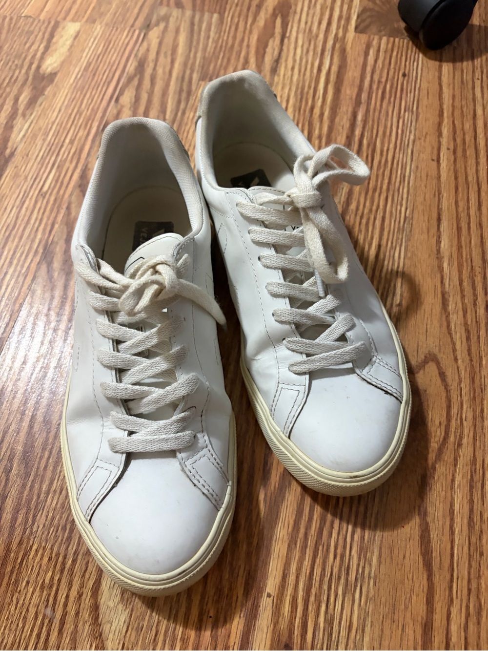 Veja Off-White Low-Top Sneakers